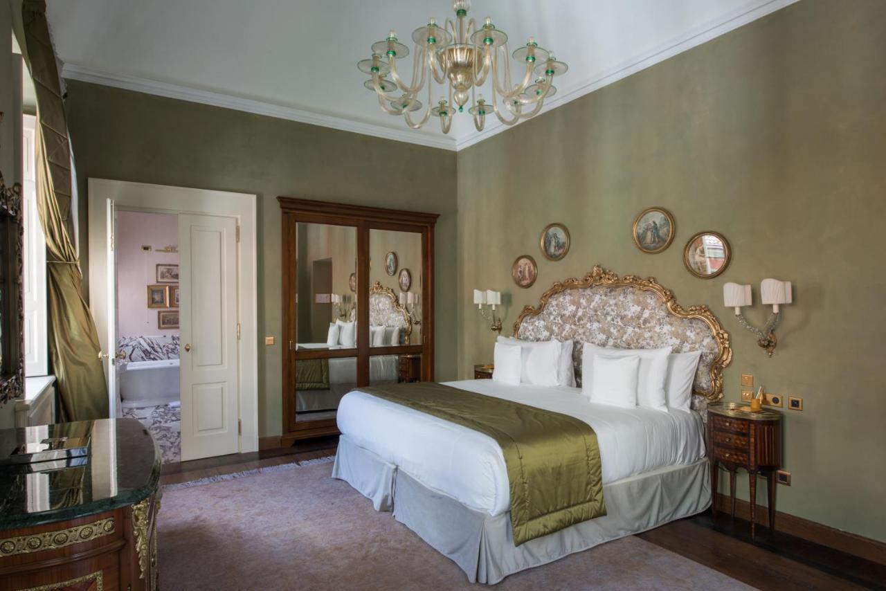 Deluxe Double or Twin Room City View